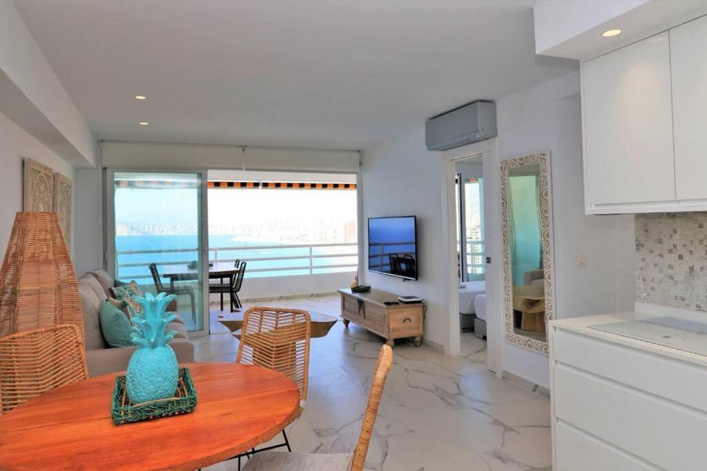 Luxurious 2-bedroom With Stunning Views, 1st Line On Levante Beach, Appartement Benidorm
