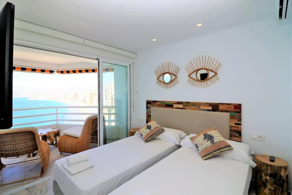Appartement Luxurious 2-bedroom With Stunning Views, 1st Line On Levante Beach, *